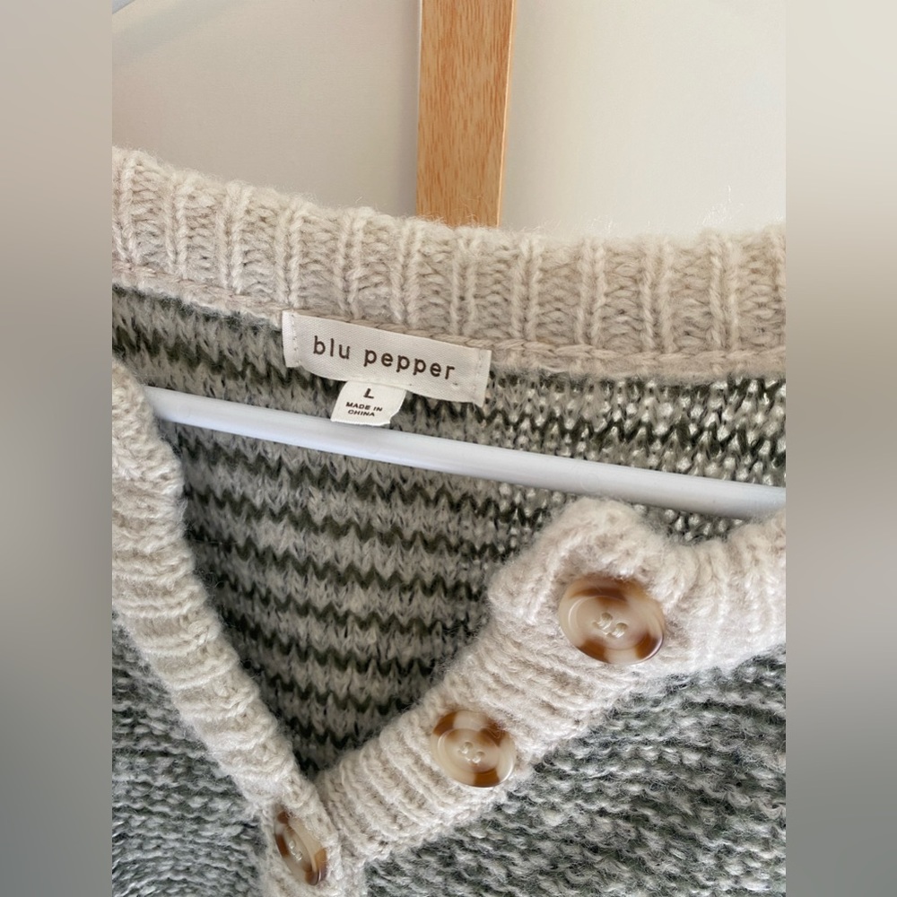 Blu Pepper Sweater - Picture 3 of 6